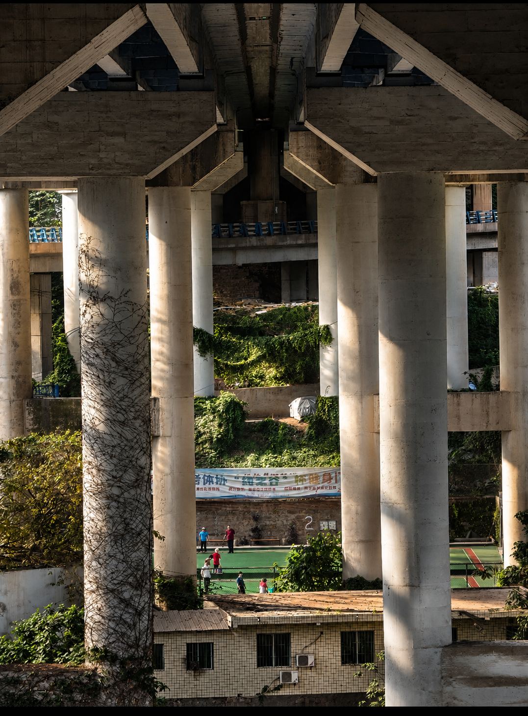 Urban climbing route photo 4