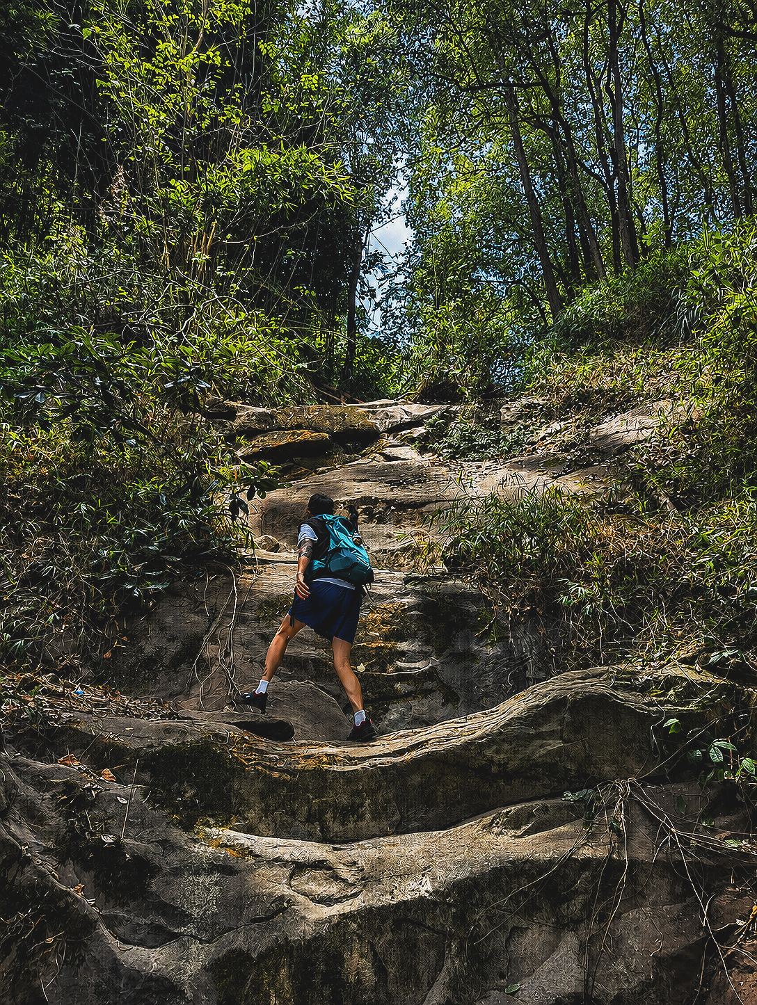 Urban climbing route photo 11